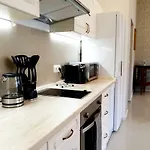 Madonna Apartment *