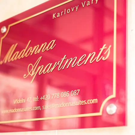 Madonna Κάρλοβι Βάρι