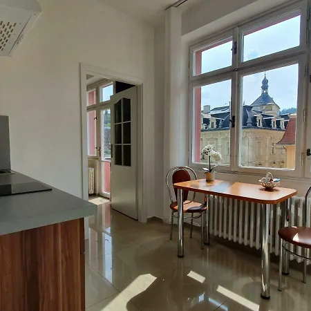 Madonna Apartment *